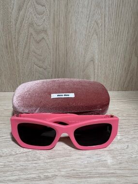 Miu Miu Hot Pink Cat-Eye Sunglasses with Dark Lenses